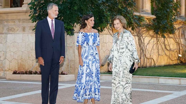 Letizia triunfa con un vestido boho chic, de estreno, de Desigual