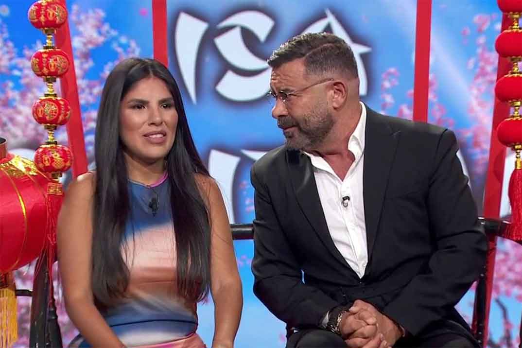 Isa Pantoja y Jorge Javier Vázquez - Cuentos Chinos © Telecinco