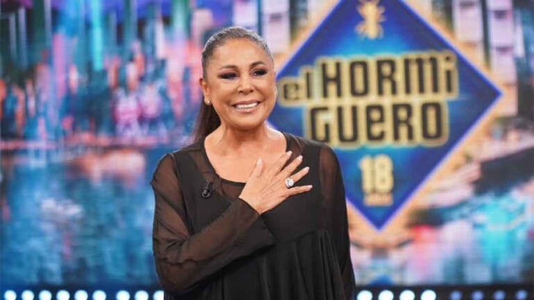 Isabel Pantoja salda la deuda que tenía con Loli ‘la quiosquera’