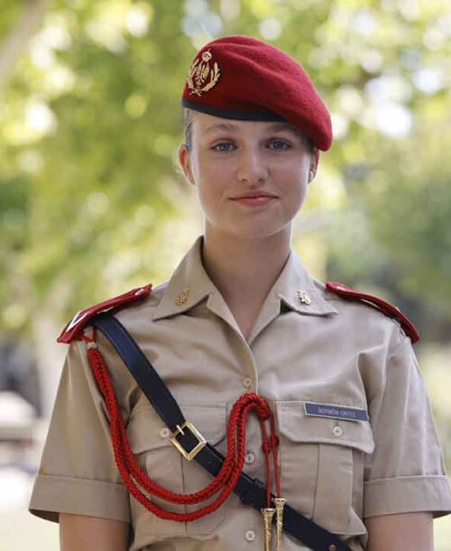 La princesa Leonor recibe el título de dama cadete