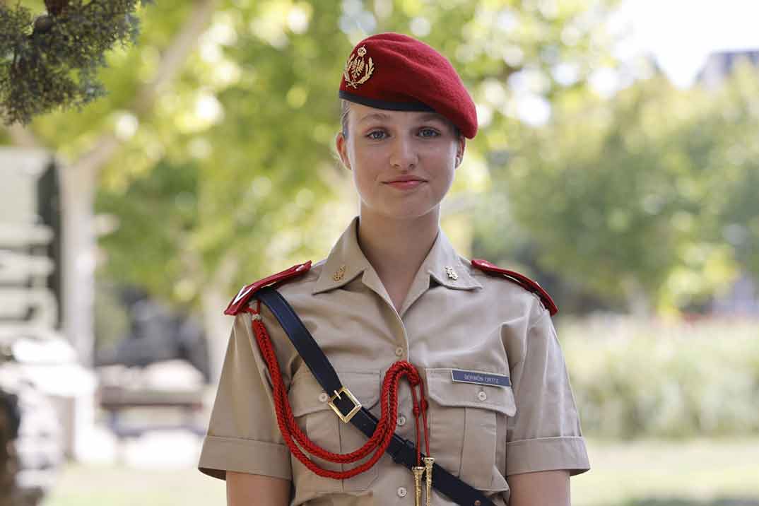 La princesa Leonor recibe el título de dama cadete