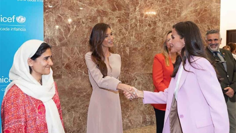 La reina Letizia y Sara Carbonero: duelo de estilos en una cita solidaria