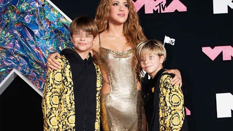Shakira, de la mano de sus hijos, en los MTV VMA’s 2023