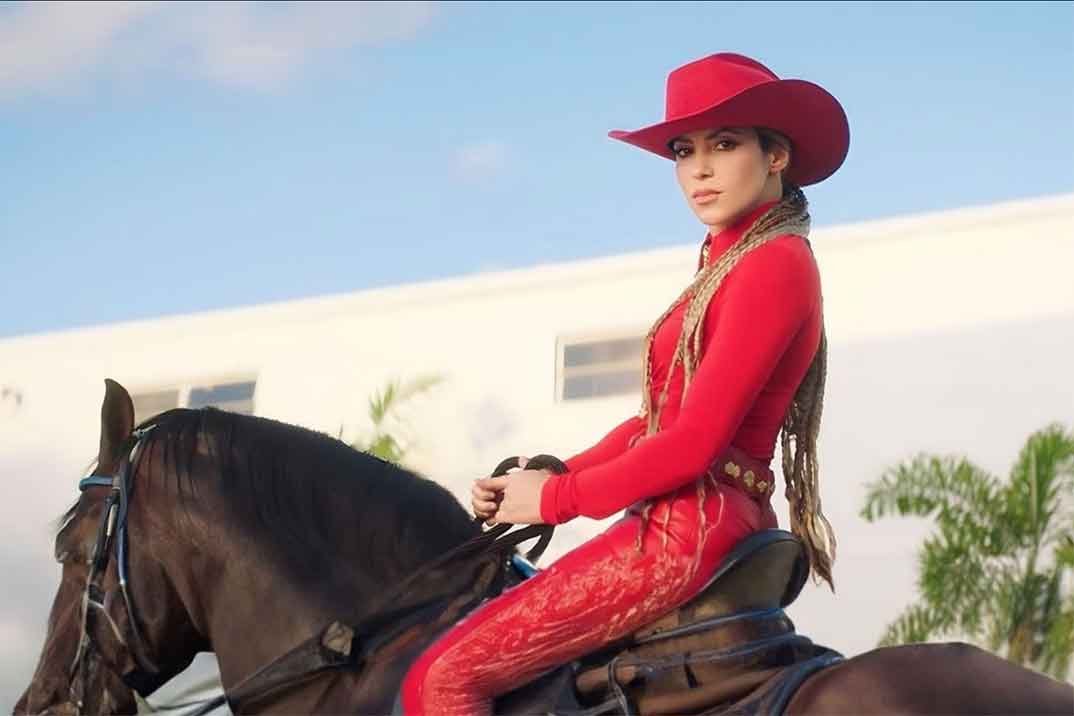 Los «dardos» de Shakira en su nuevo tema ‘El Jefe’: de la niñera de sus hijos a la sepultura de su exsuegro