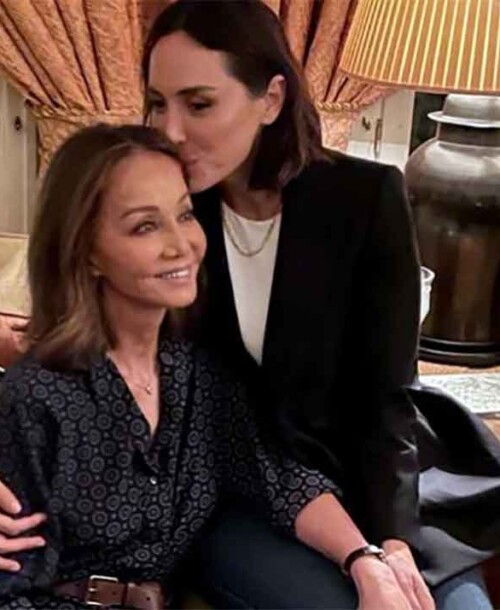 Isabel Preysler confirma que Tamara Falcó e Íñigo Onieva viven con ella en su casa