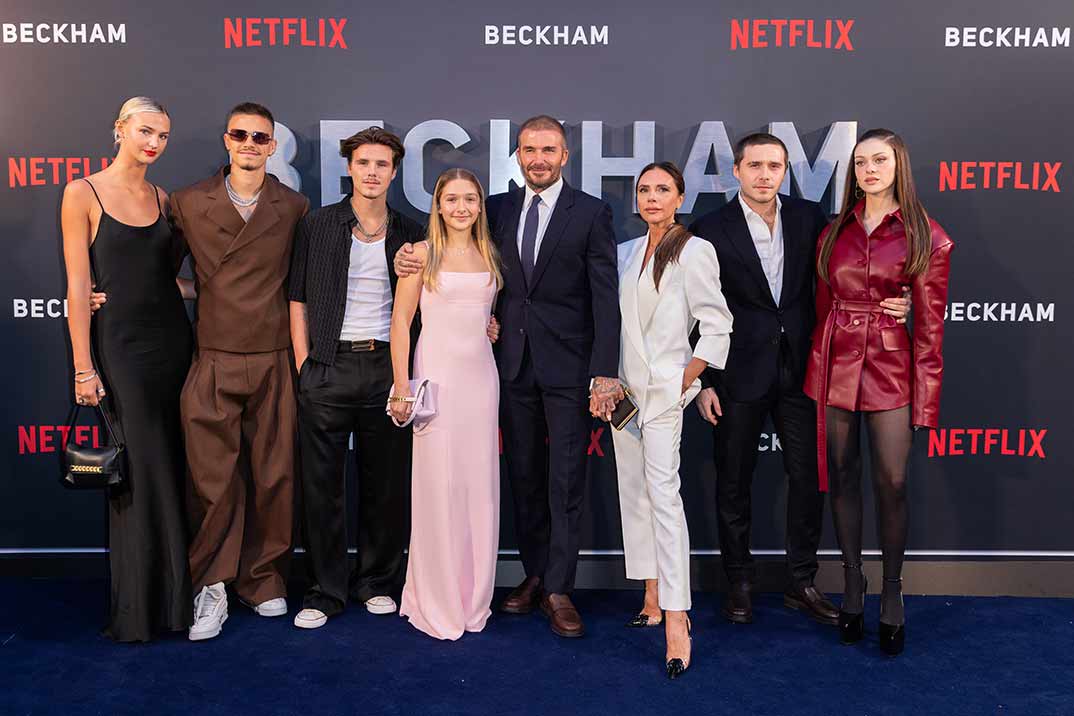 David Beckham y Victoria Beckham con sus hijos - 'Beckham' Estreno en Londres © Photo by StillMoving.Net for Netflix