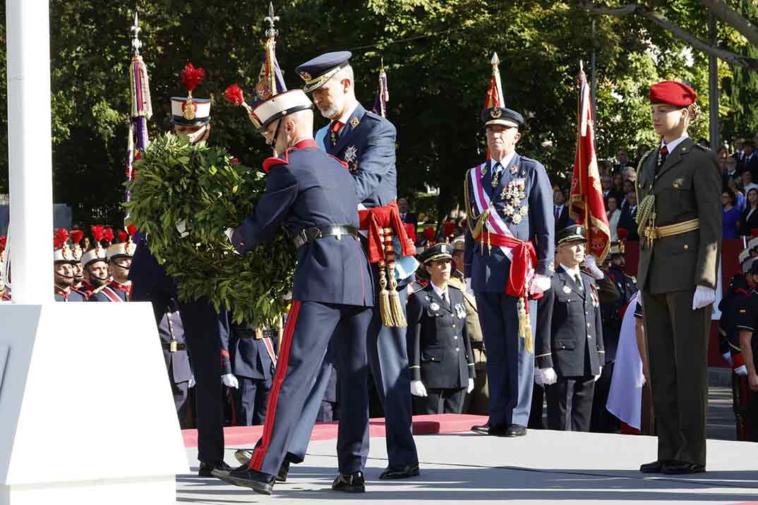 Reyes Felipe y Letizia con la princesa Leonor - Día Fiesta Nacional © Casa Real S.M. El Rey