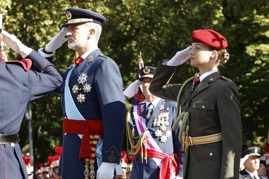 Reyes Felipe y Letizia con la princesa Leonor - Día Fiesta Nacional © Casa Real S.M. El Rey