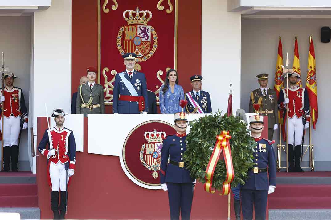 Reyes Felipe y Letizia con la princesa Leonor - Día Fiesta Nacional © Casa Real S.M. El Rey