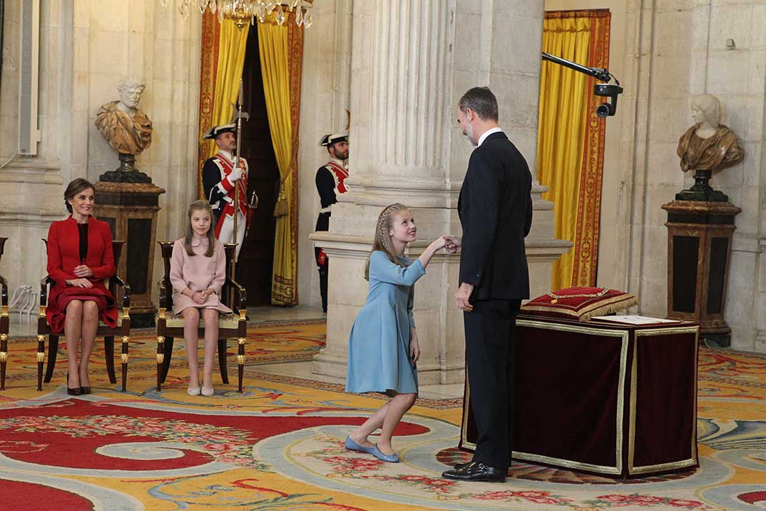 El 30 de enero de 2018, con motivo del 50 cumpleaños del rey Felipe, la princesa de Asturias recibía el Toisón de Oro © Casa Real S.M. El Rey