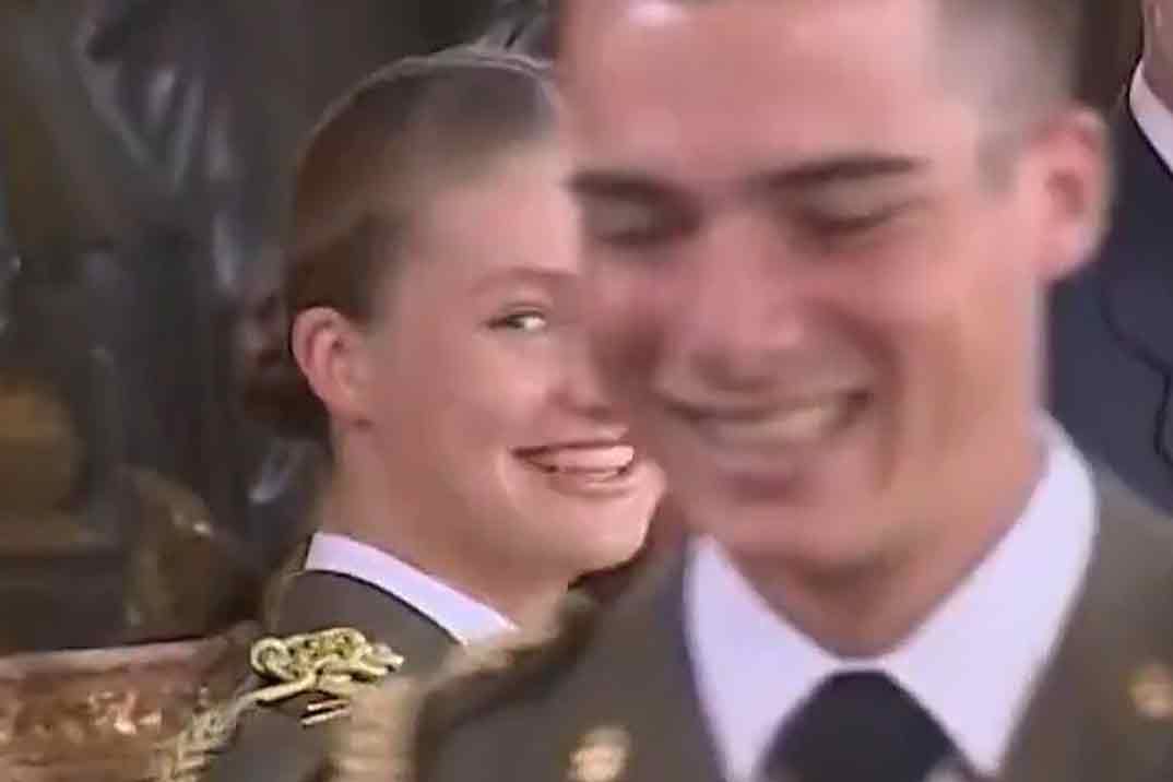 El vídeo viral de la princesa Leonor saludando a su misterioso amigo