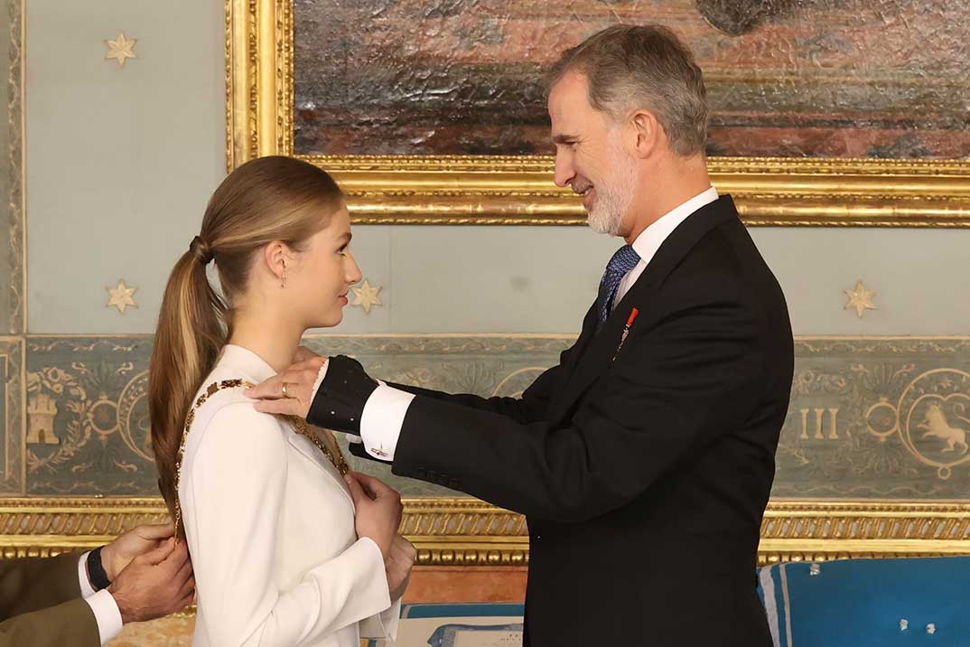 La princesa Leonor recibe el Collar de la Real y Distinguida Orden Española de Carlos III © Casa Real S.M. El Rey