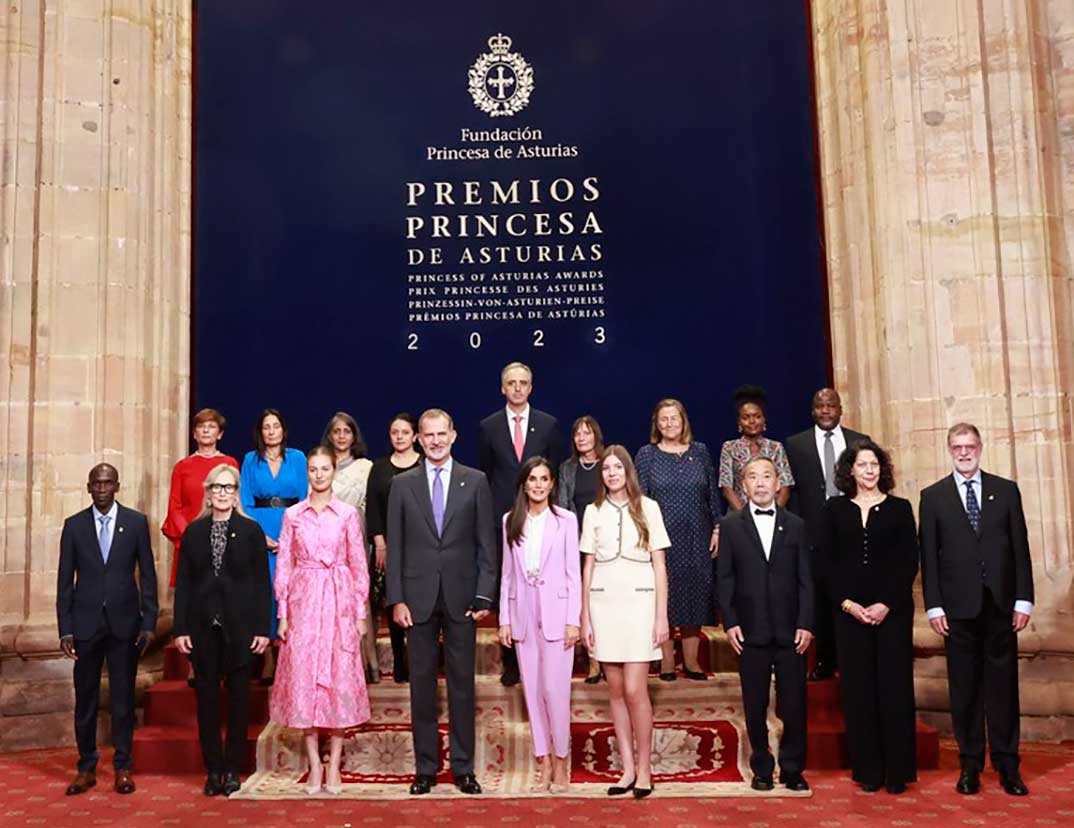 Los reyes Felipe y Letizia con la princesa Leonor y la infanta Sofía -Premios Princesa de Asturias 2023 © Casa Real S.M. El Rey