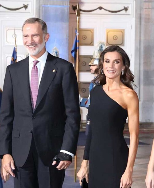 Todos looks de la reina Letizia, la princesa Leonor y la infanta Sofía en los Premios Princesa de Asturias