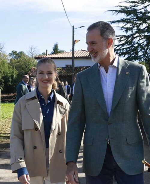 La princesa Leonor durante la entrega del Premio al Pueblo Ejemplar: “A ver si aprendo ya a escanciar”