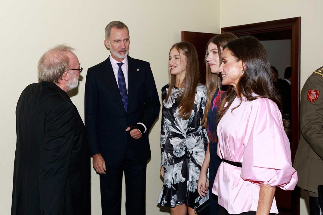 Reyes Felipe y Letizia con la Princesa Leonor y la Infanta Sofía - Concierto Premios Princesa de Asturias 2023 © Casa Real S.M. El Rey