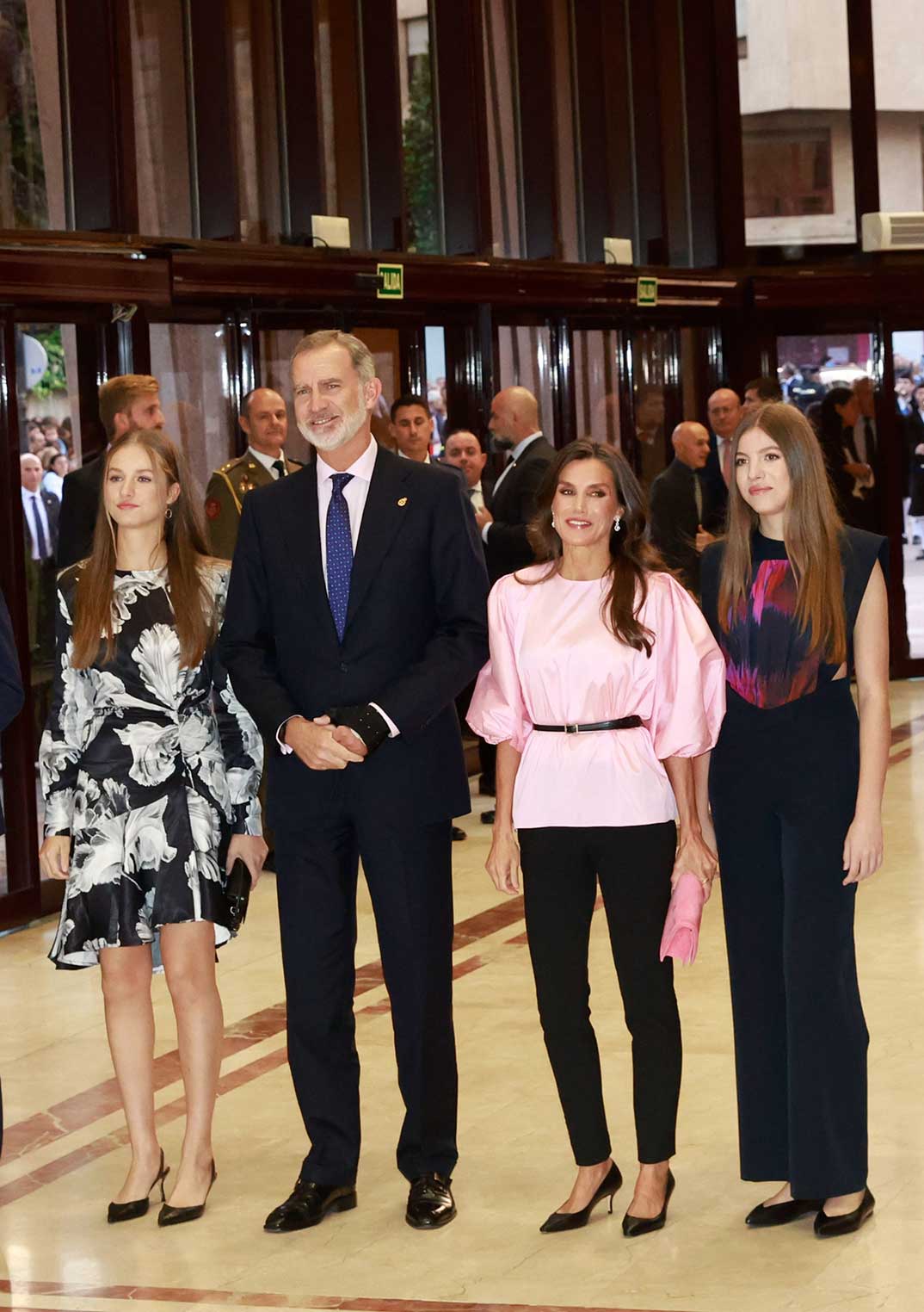 Reyes Felipe y Letizia con la Princesa Leonor y la Infanta Sofía - Concierto Premios Princesa de Asturias 2023 © Casa Real S.M. El Rey