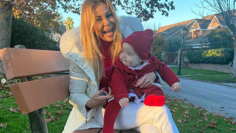 Ana Obregón celebra ilusionada el octavo cumplemés de Anita