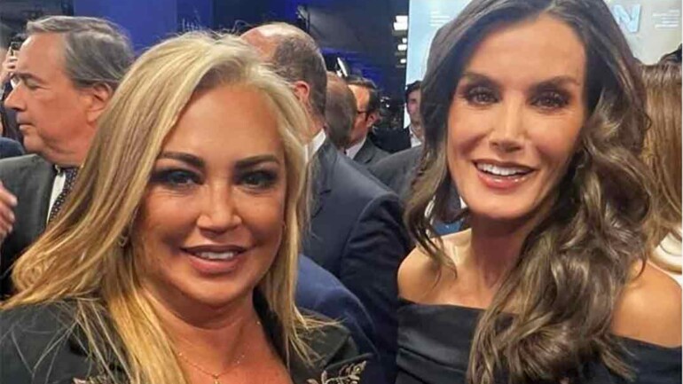 Belén Esteban se hace viral con sus selfies con los reyes Felipe y Letizia