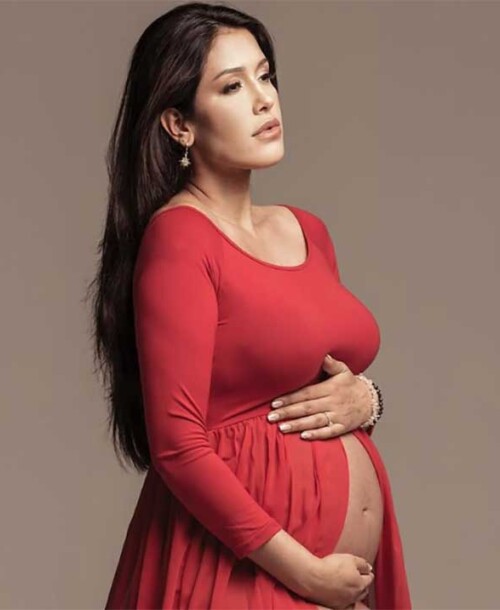 Gabriela Guillén presume de embarazo por una buena causa