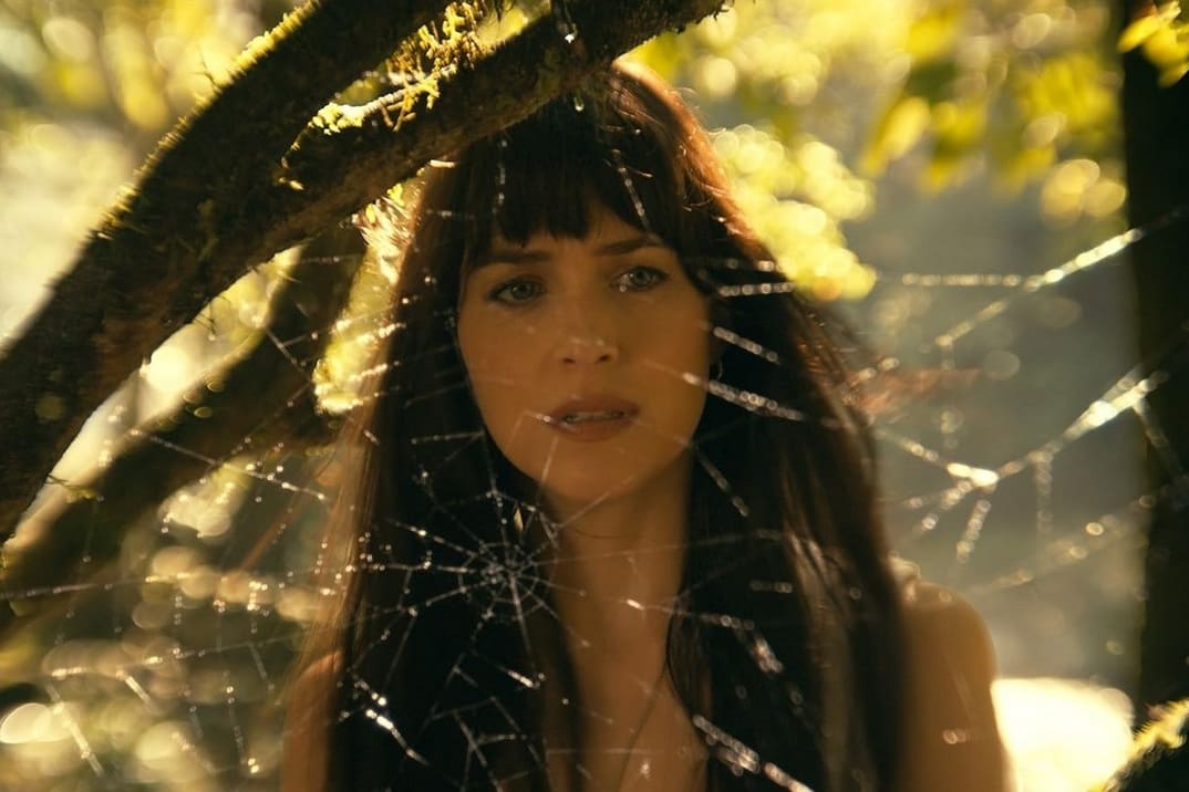 “Madame Web”, Dakota Johnson se convierte en superheroína – Estreno en cines