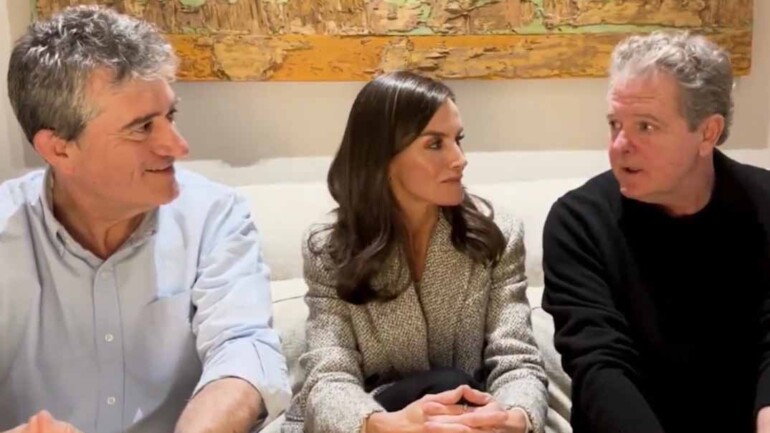 La reina Letizia vuelve a la televisión junto a Gomaespuma