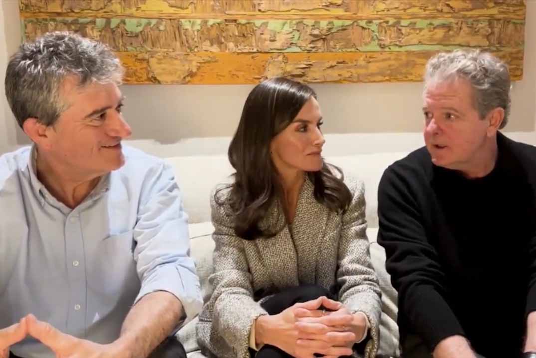 La reina Letizia vuelve a la televisión junto a Gomaespuma