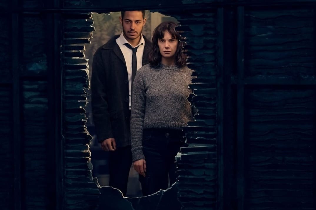 «La Mujer en la pared (The woman in the wall)» – Estreno en SkyShowtime