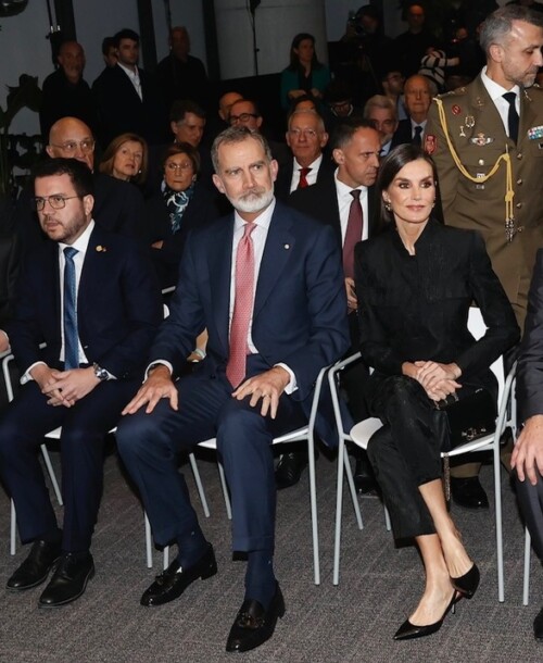 Los Reyes pasaron San Valentín en un acto social en el que Doña Letizia volvió a brillar