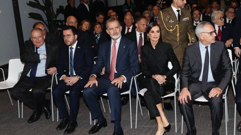 Los Reyes pasaron San Valentín en un acto social en el que Doña Letizia volvió a brillar