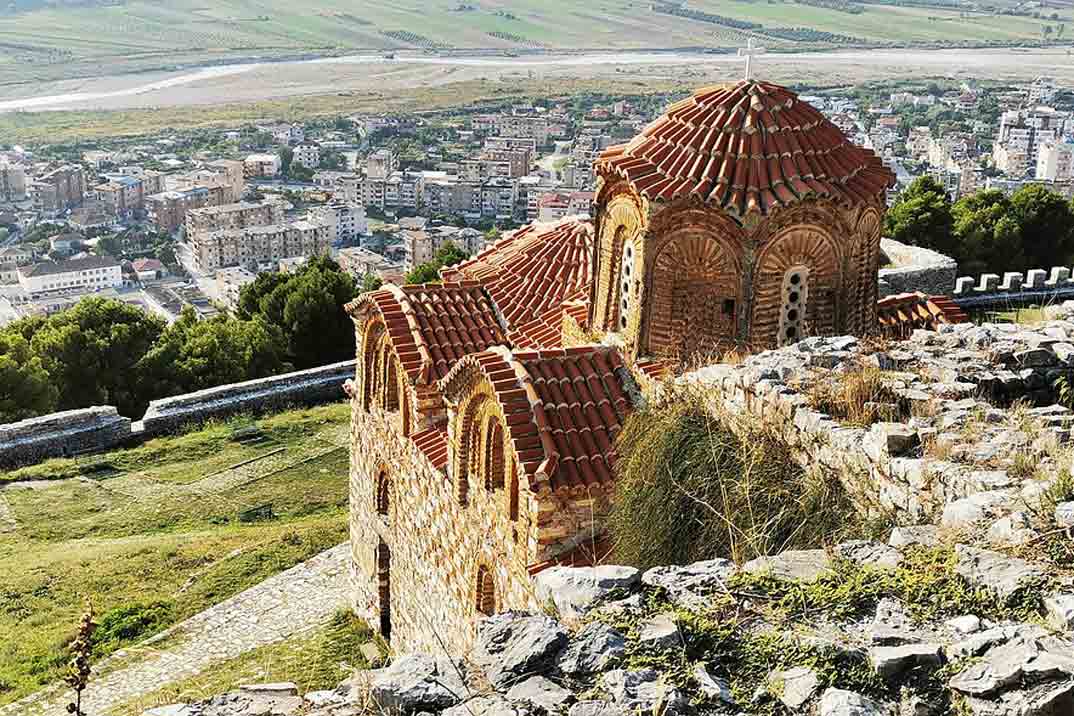 albania-berat-iglesia