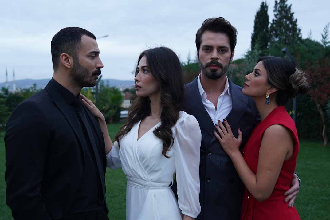 “Bahar” con Ali Yasin Özegemen y Türkü Su Demirel – Estreno en Divinity