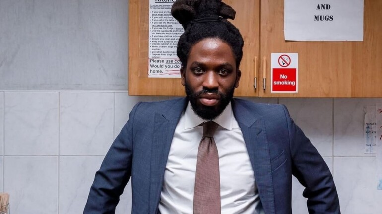 «Soñando en negro»: Una divertida y afilada crítica al racismo sistémico – Estreno en Filmin
