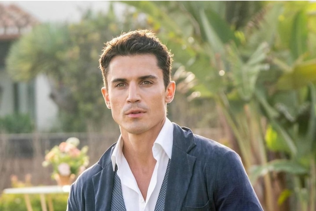 El actor Álex González y su novia, Camila Rojido, disfrutan de unas vacaciones en Ibiza