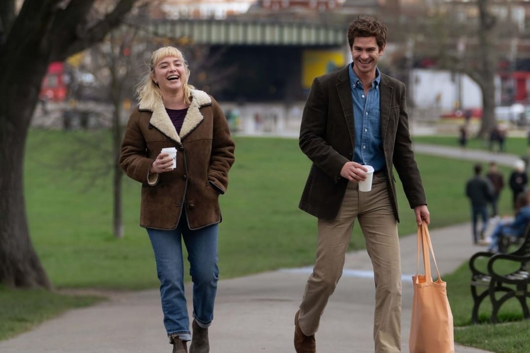 «Vivir el momento» con Andrew Garfield y Florence Pugh – Estreno en cines