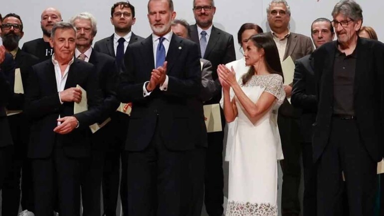 La reina Letizia vuelve a brillar con su estilismo y rescata un vestido para los Premios Nacionales de Cultura