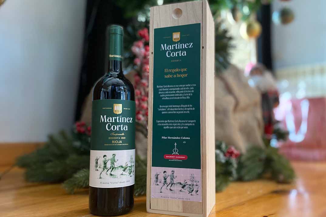 Martinez corta vino navidad