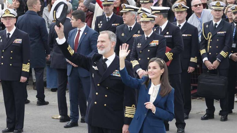 El look que ha lucido la reina Letizia para despedir a su hija, la Princesa Leonor