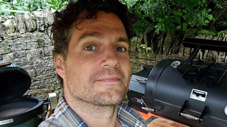 Henry Cavill se convierte en padre y en prometido a la vez con Natalie Viscuso