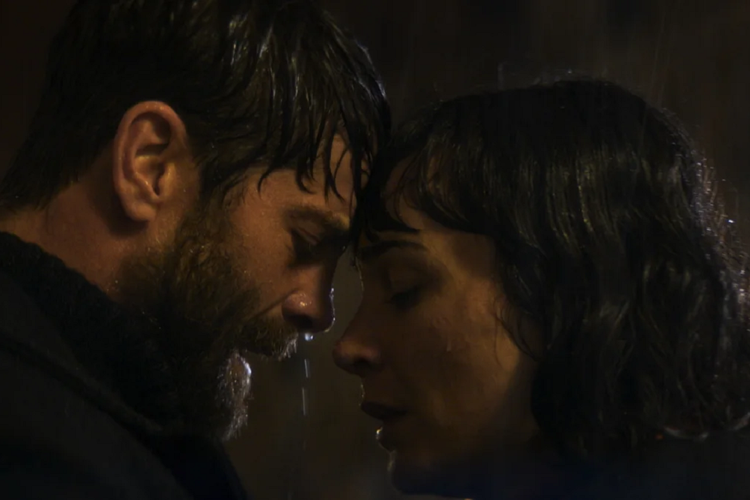 «Un año y un día» con Nicole Wallace, Luis Fernández y Nadia de Santiago – Estreno en cines