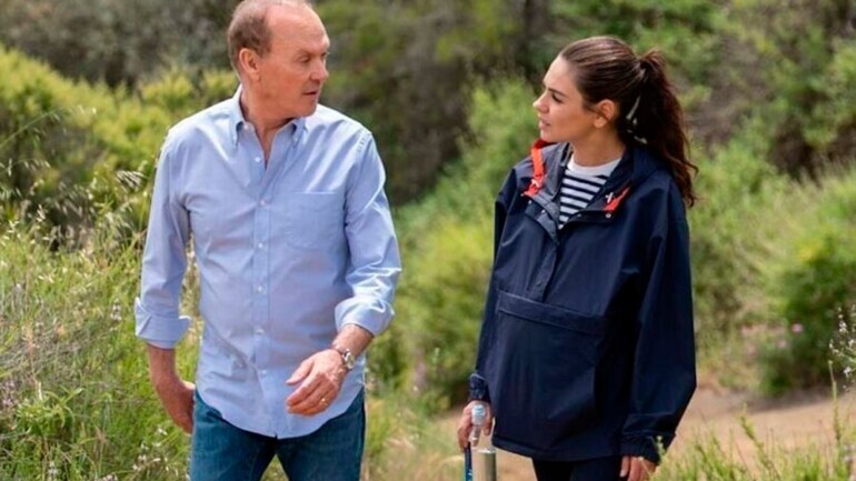 Michael Keaton y Mila Kunis protagonizan la comedia dramática ‘Con el agua al cuello’ – Estreno en cines