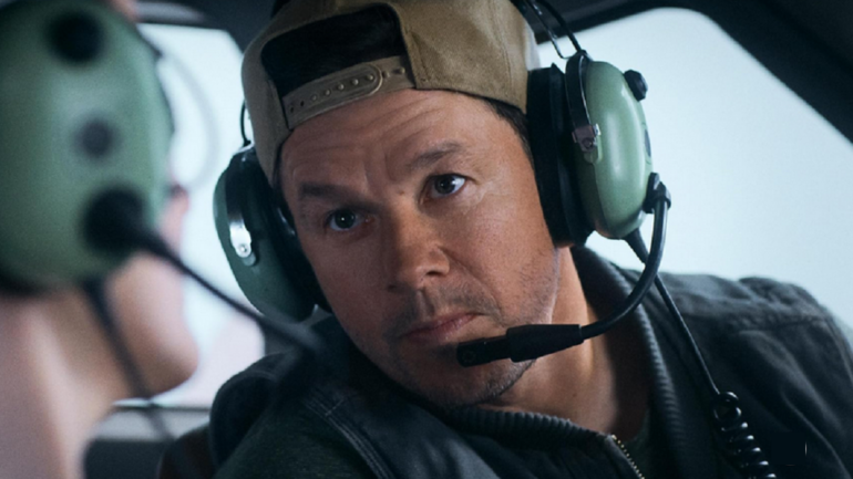 «Amenaza en el aire» – Mark Wahlberg regresa a los cines con un cambio de registro