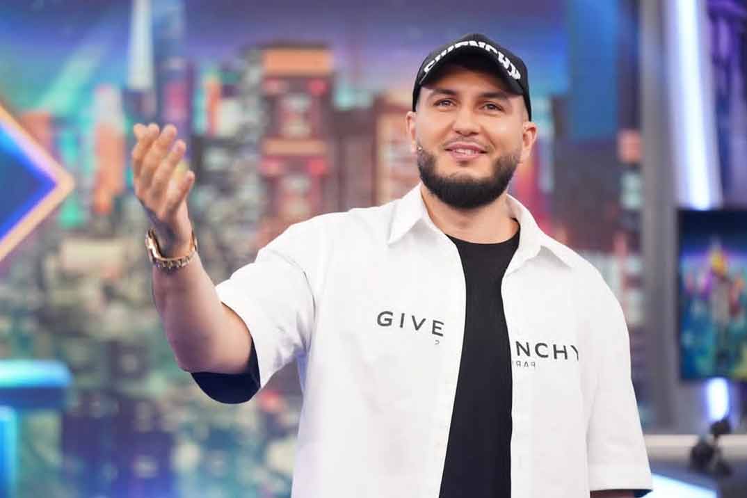 Omar Montes: De la pobreza y el bullying a las luces de la fama y el lujo