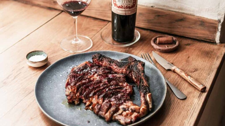 Vinology Wine Bar: El arte del buen vino y la alta gastronomía se fusionan en Zurbano