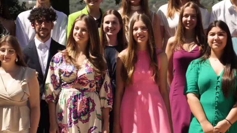 Un vínculo Real que traspasa fronteras: Leonor sorprende a Sofía con un emotivo regalo virtual por su graduación