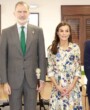 La reina Letizia acierta de nuevo con un vestido floral y alpargatas en su visita a Guadalupe