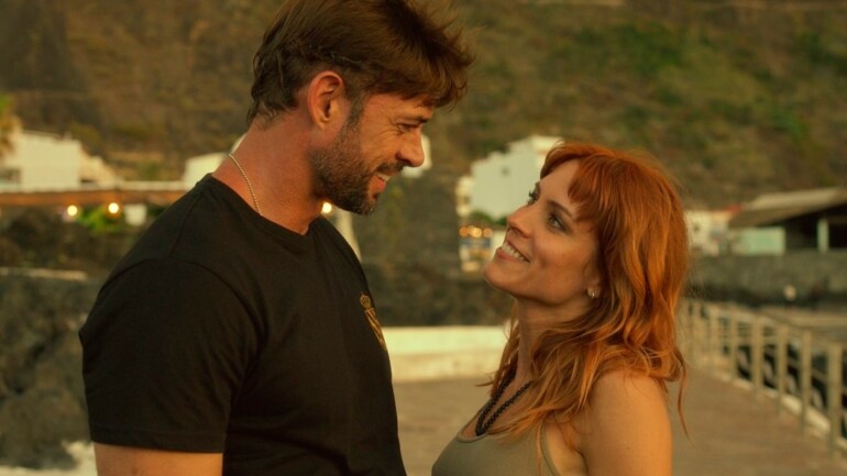 ‘Bajo un volcán’: nueva comedia romántica protagonizada por William Levy y Maggie Civantos – Fecha de estreno y tráiler