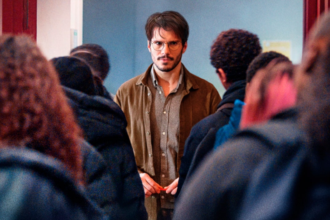 ‘La acusación’: Una situación de acoso en la universidad desde la perspectiva de Teddy Lussi-Modeste  – Tráiler y fecha de estreno