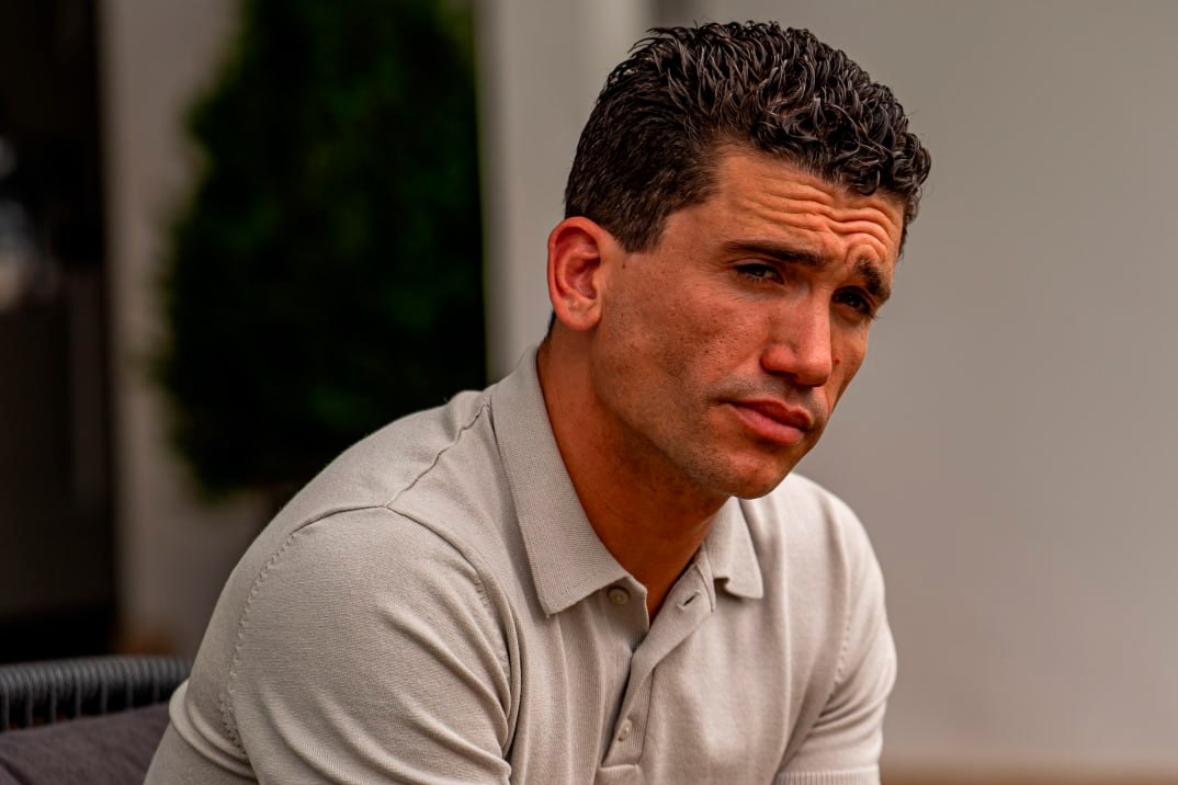 Primeras imágenes de ‘La silla’, un thriller psicológico dirigido por Ángel de la Cruz y protagonizado por Jaime Lorente