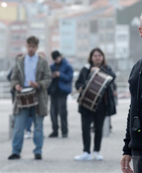 Daniel Sánchez Arévalo vuelve al cine con ‘Rondallas’, su nueva película protagonizada por Javier Gutiérrez – Fecha de estreno y tráiler